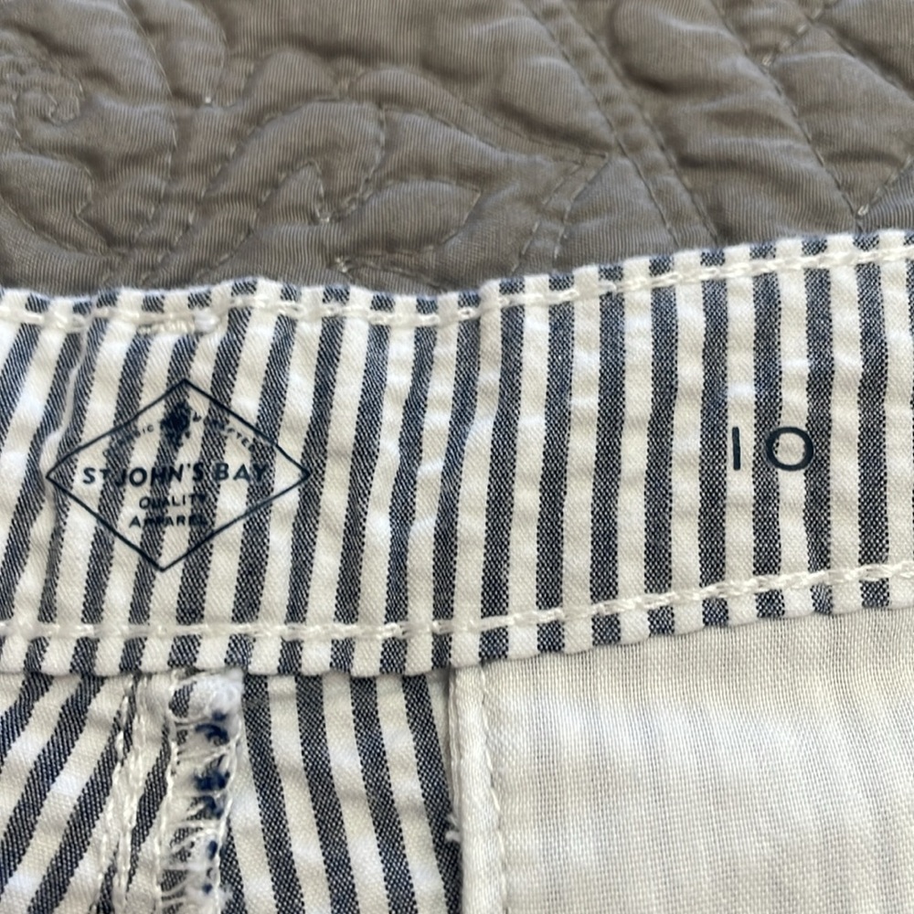 St. John's Bay Black and White Striped Women Shorts - Picture 3 of 10